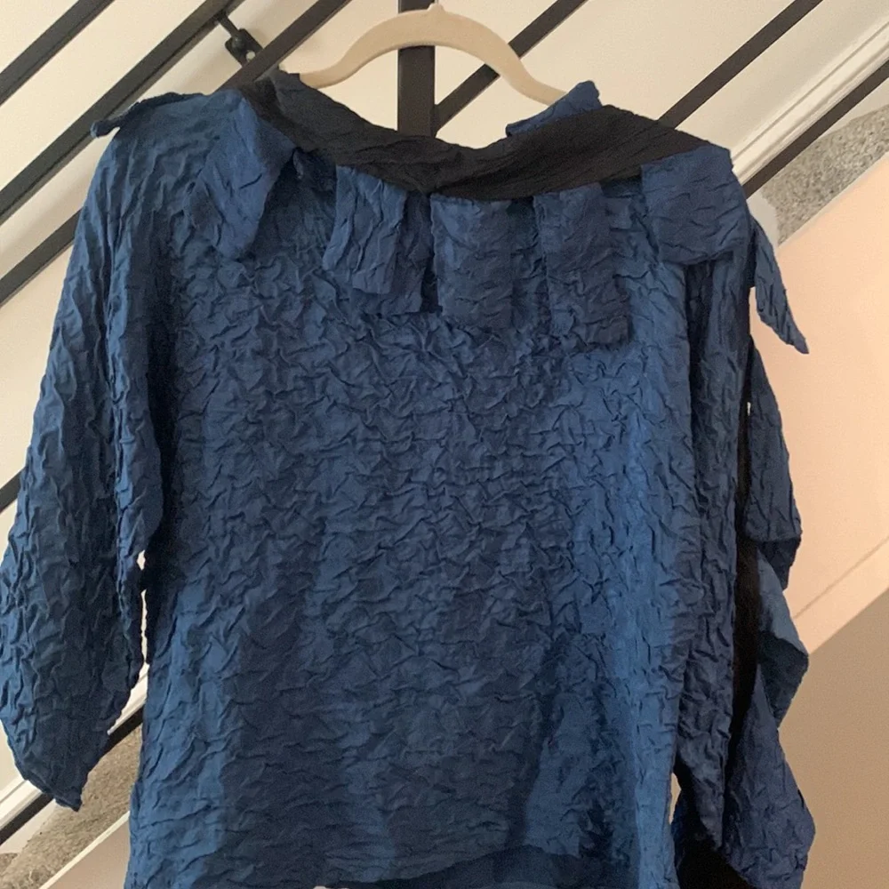 Silk handcrafted blue blouse and funky scarf black and blue set size small - Picture 9 of 9